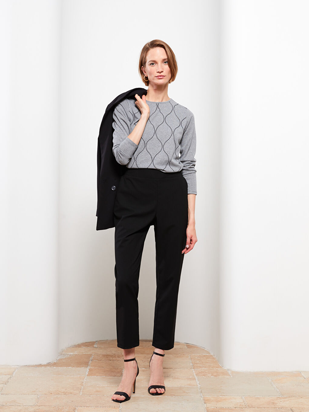 Gri Bisiklet Yaka Desenli Uzun Kollu Kadın Tişört-2