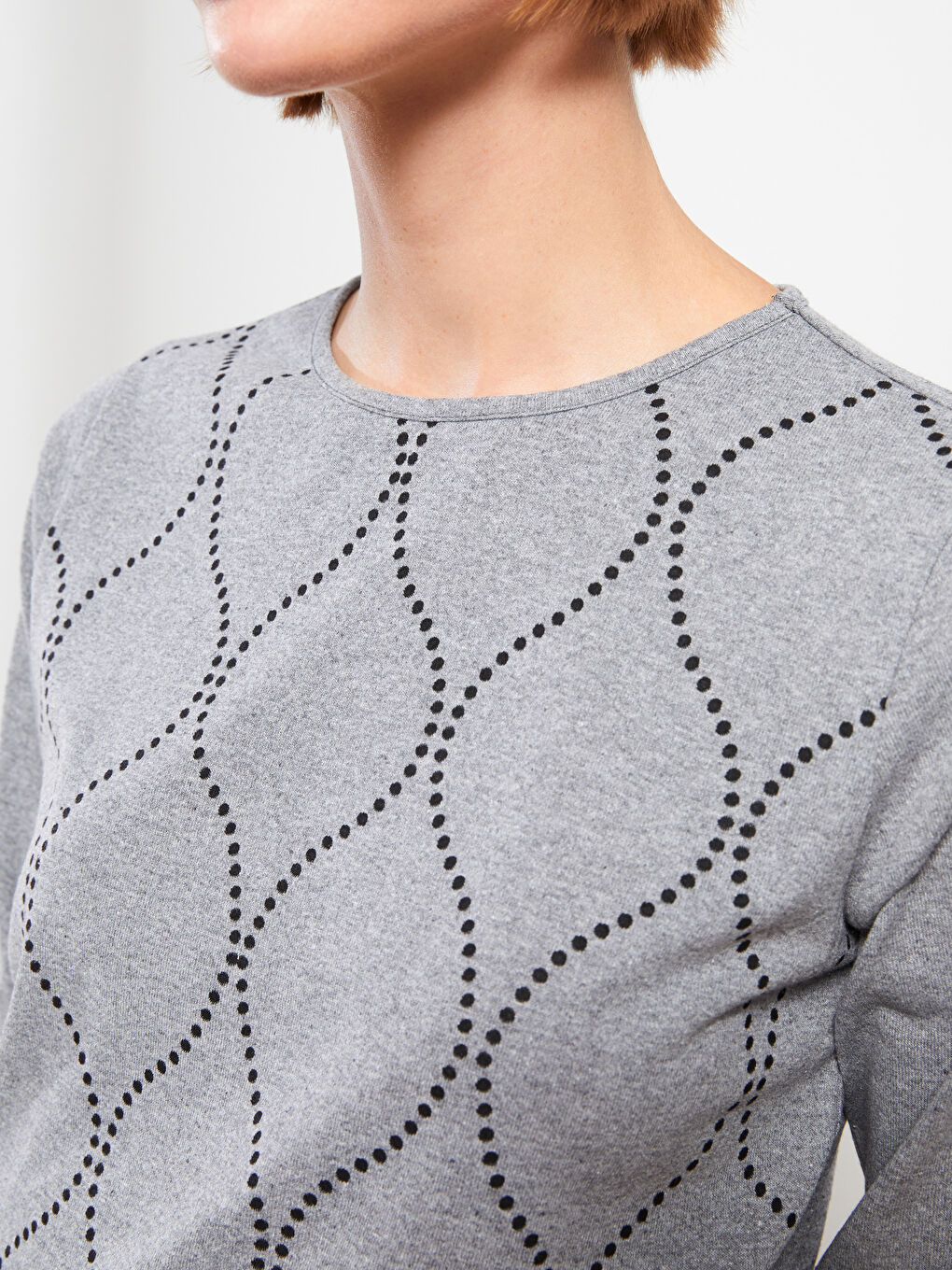 Gri Bisiklet Yaka Desenli Uzun Kollu Kadın Tişört-3