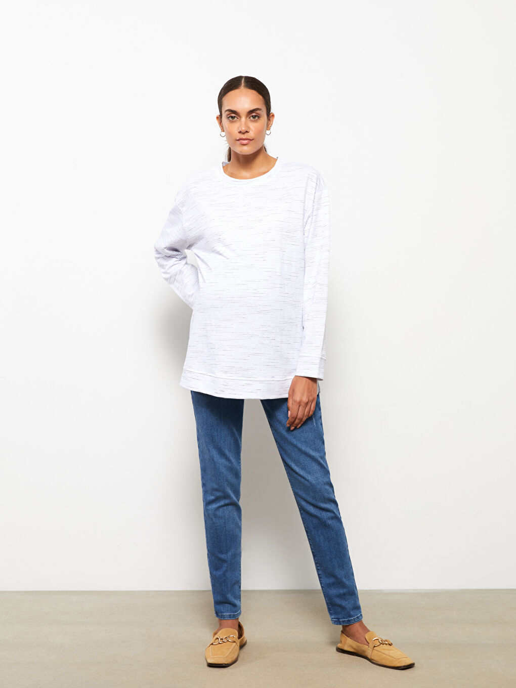 Hanorac maternitate cu guler rotund, mânecă lungă și model imprimat