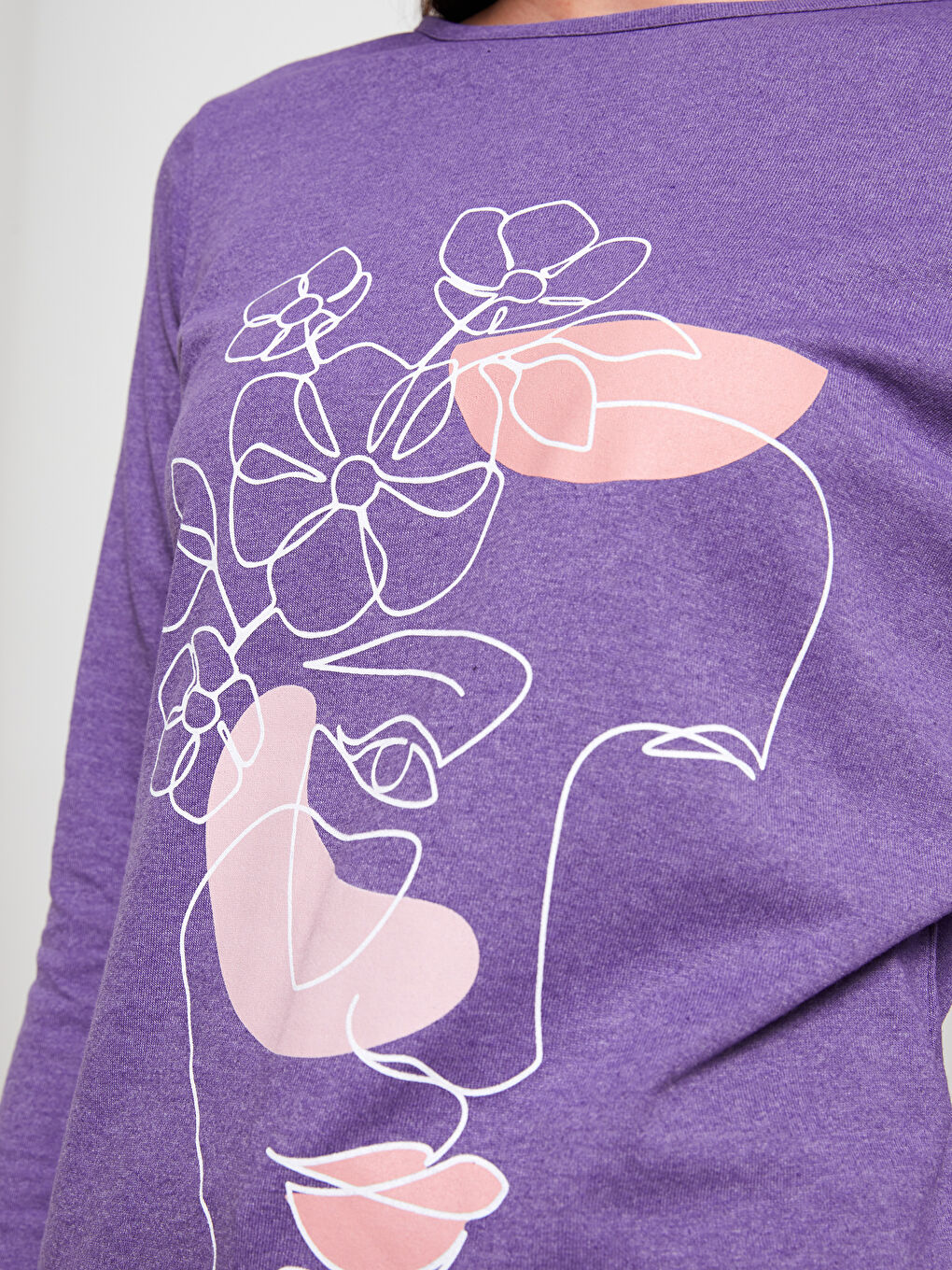 Crew Neck Printed Long Sleeve Women's T-Shirt-3