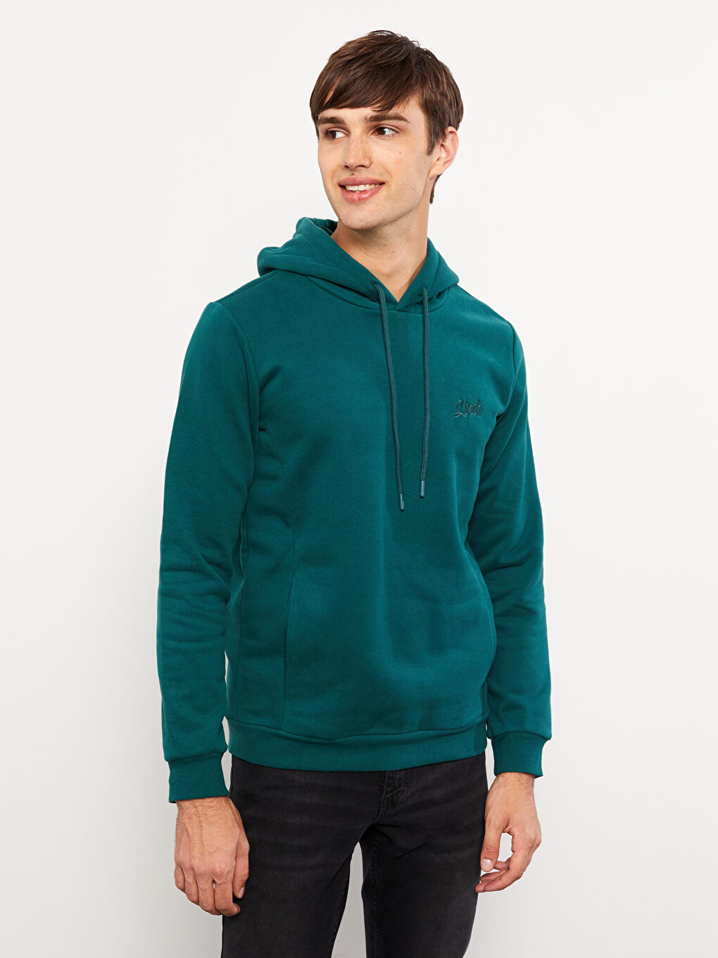 LCW Casual Koyu Yeşil Uzun Kollu Nakışlı Erkek Hoodie - 1