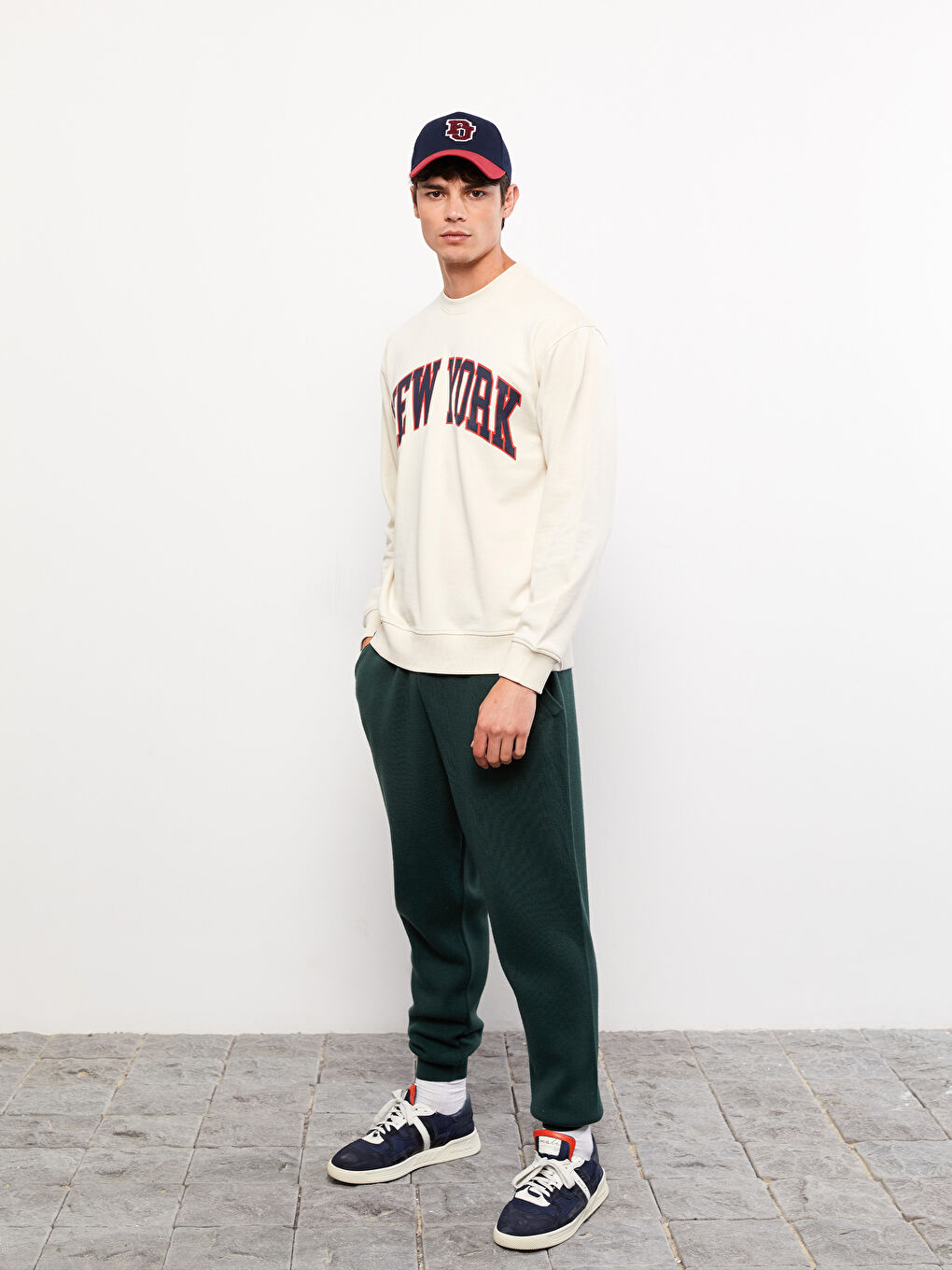 سويت شيرت كم طويل مطبوع بياقة دائرية للرجال