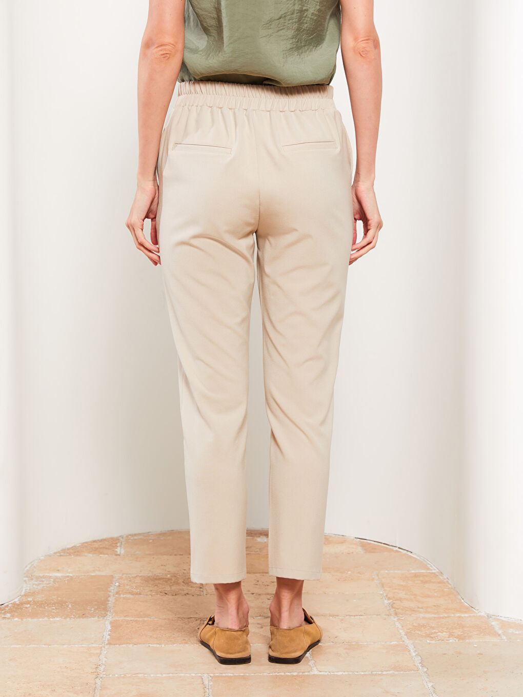 Women's Relaxed Fit Plain Trousers-4