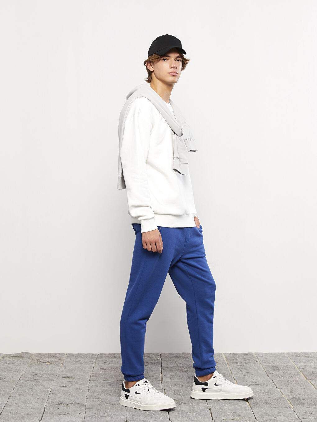 Slim Fit Men's Thick Jogger Sweatpants-2