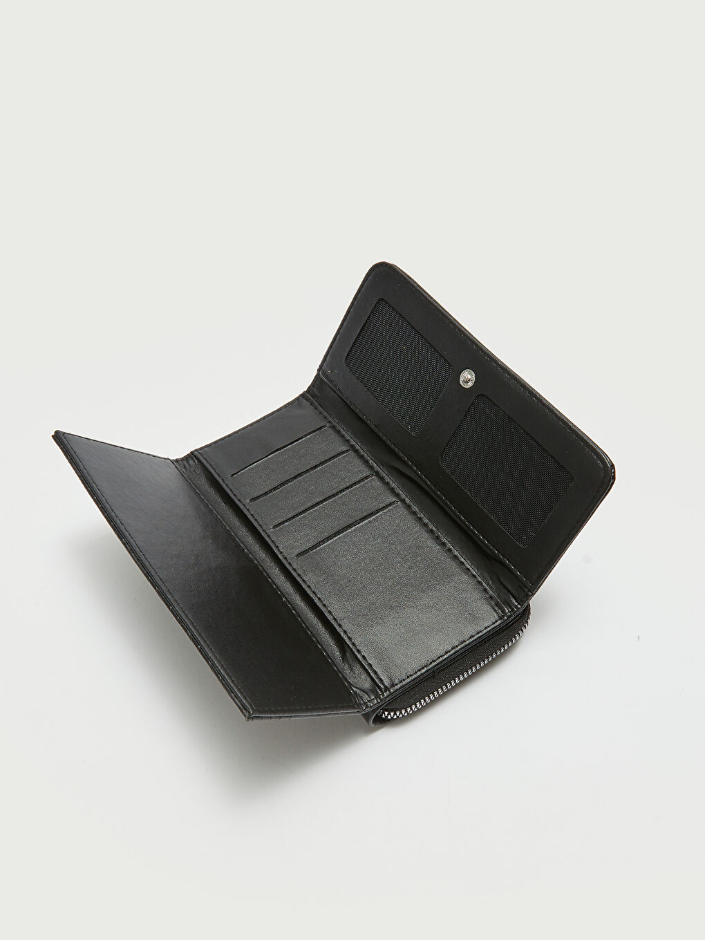Siyah Deri Görünümlü Kroko Desenli Kadın Cüzdan-3