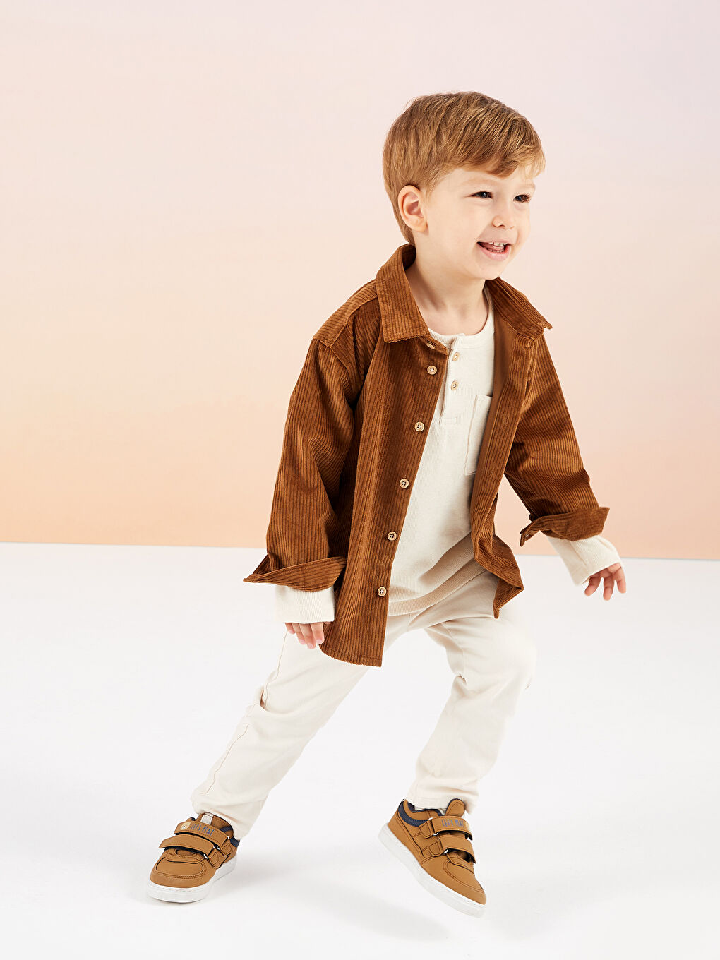 Bej Bisiklet Yaka Uzun Kollu Basic Erkek Bebek Tişört-2