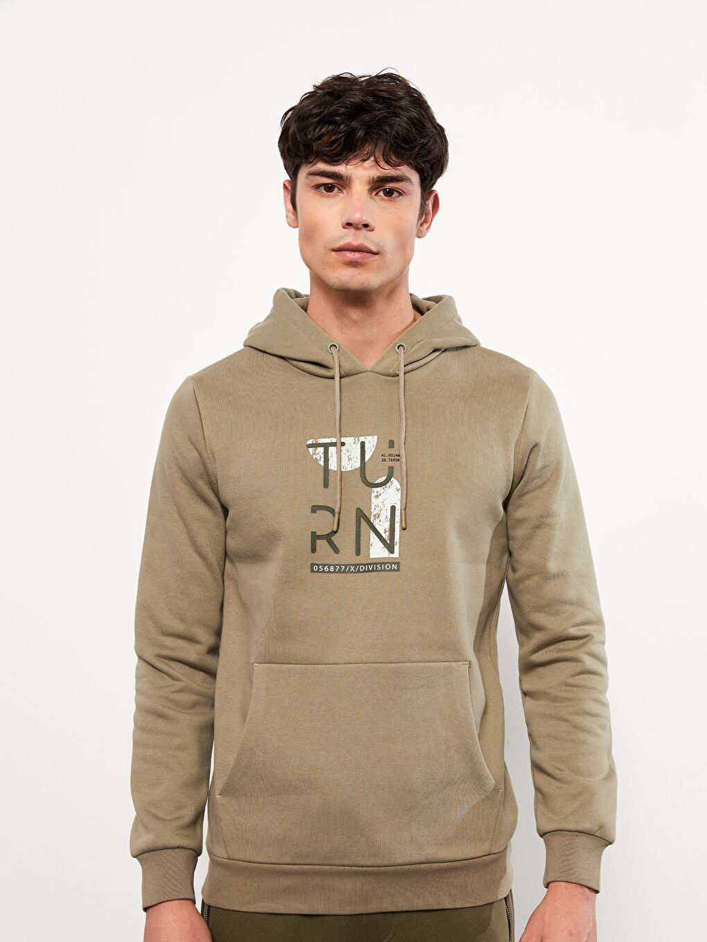 LCW Casual Haki Uzun Kollu Baskılı Erkek Hoodie - 1