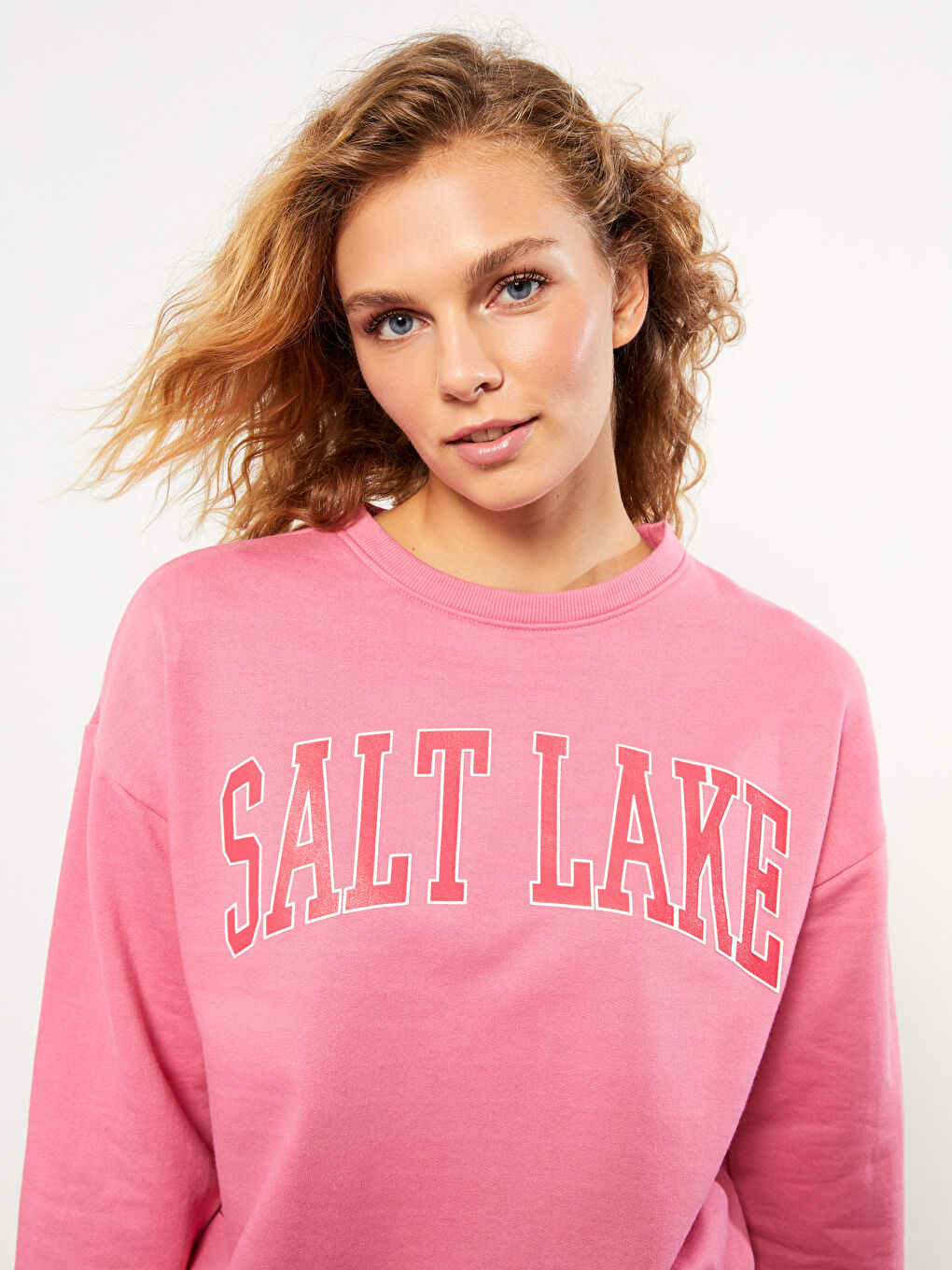 LCW Vision Crew Neck Printed Women's Thick Sweatshirt -W2EJ38Z8-SRL