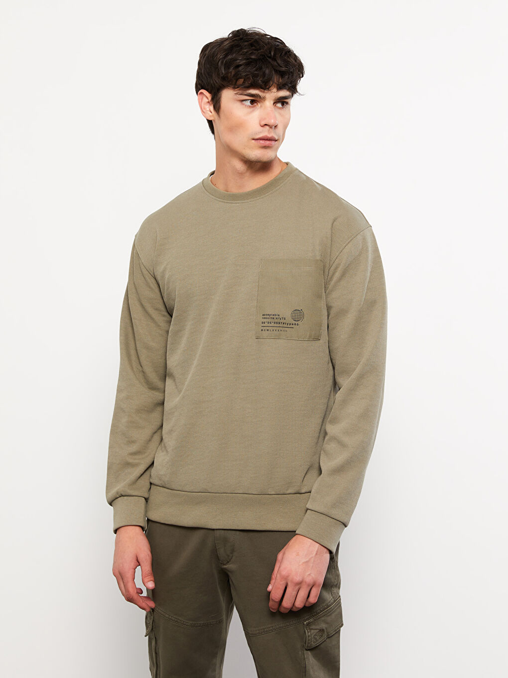 LCW Casual Haki Bisiklet Yaka Uzun Kollu Baskılı Erkek Sweatshirt - 1