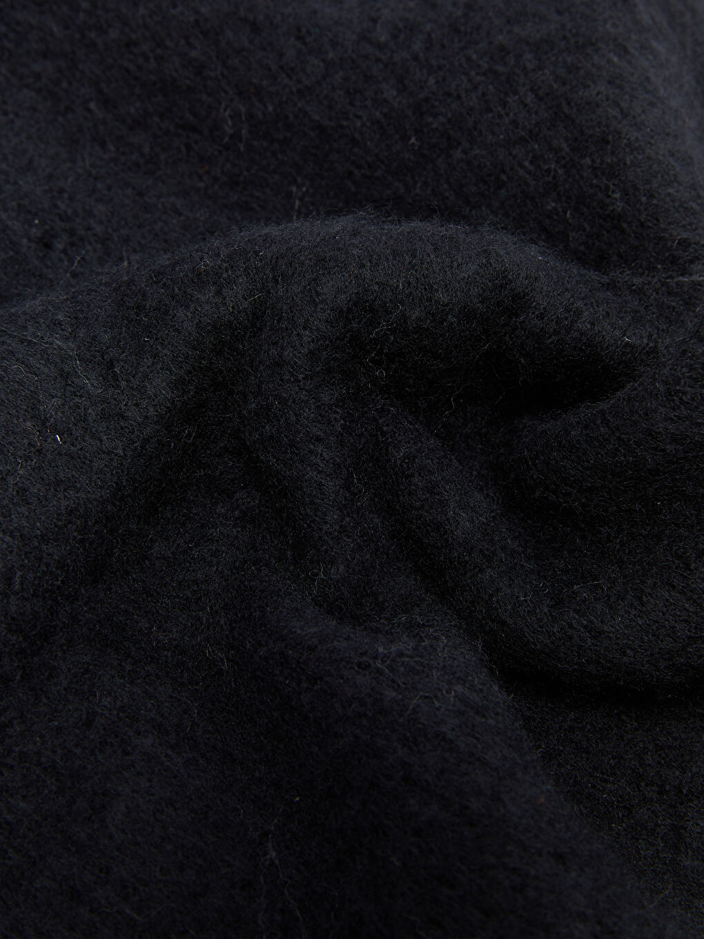 Siyah Düz Saçaklı Kadın Atkı-2