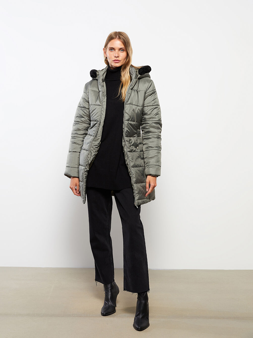 Haki Kadın Kapüşonlu Düz Şişme Mont-1