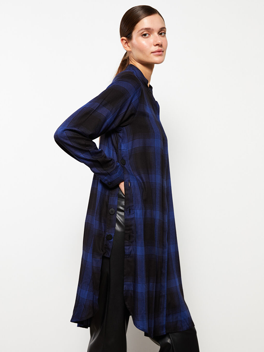 LCWAIKIKI Classic Crew Neck Plaid Long Sleeve Viscose Women's Tunic -W2EK60Z8-LN6