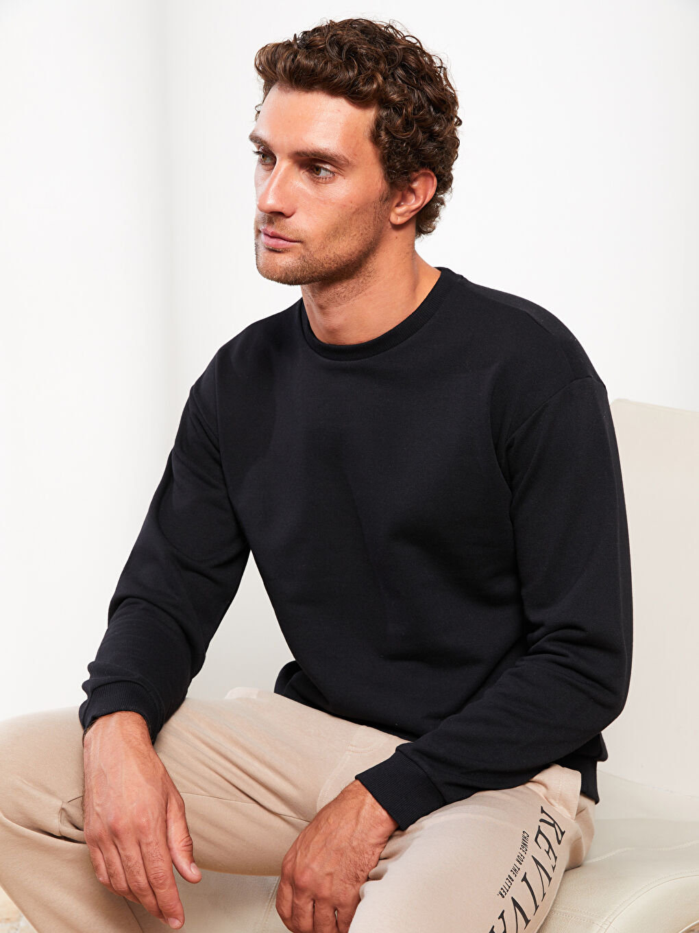 Siyah Bisiklet Yaka Uzun Kollu Erkek Sweatshirt