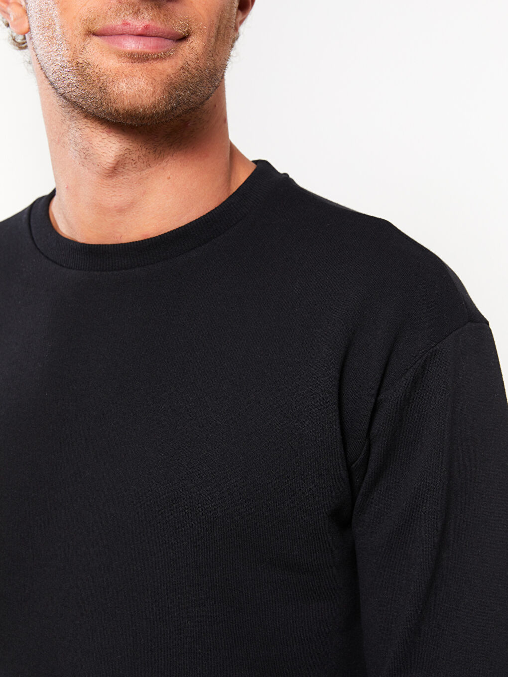 Siyah Bisiklet Yaka Uzun Kollu Erkek Sweatshirt-3