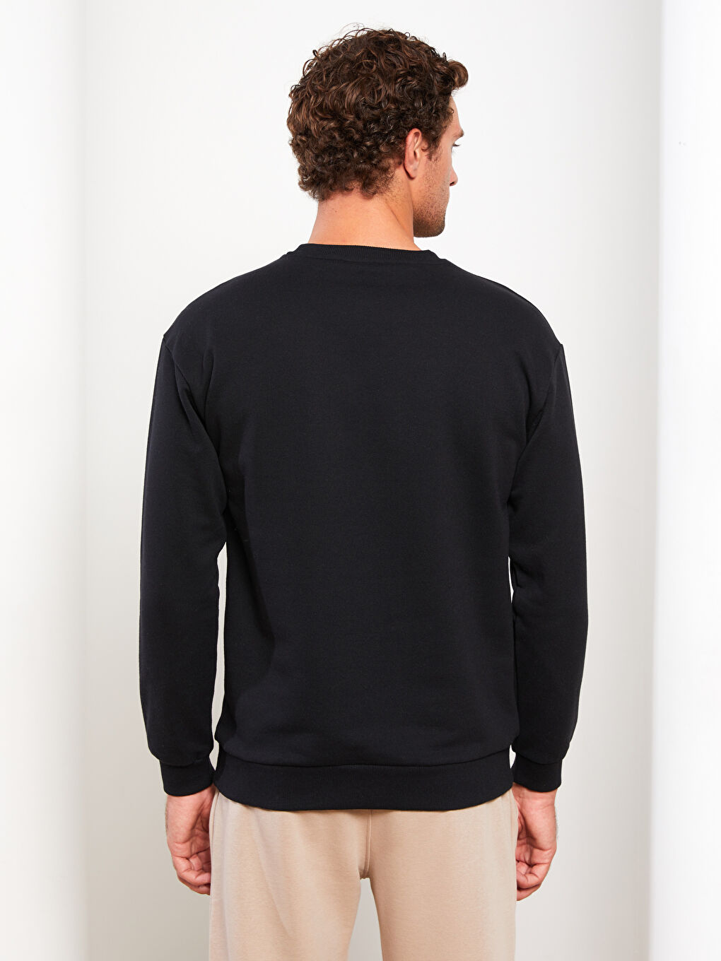 Siyah Bisiklet Yaka Uzun Kollu Erkek Sweatshirt-4