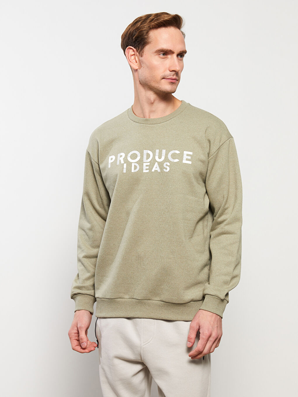 سويت شيرت كم طويل مطبوع بياقة دائرية للرجال