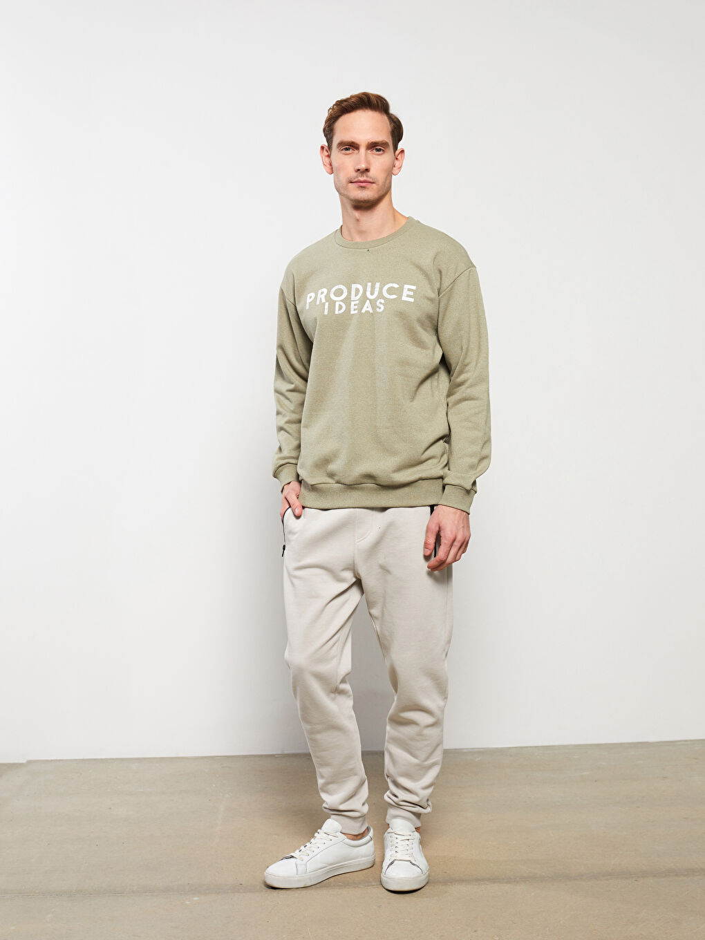 سويت شيرت كم طويل مطبوع بياقة دائرية للرجال-2