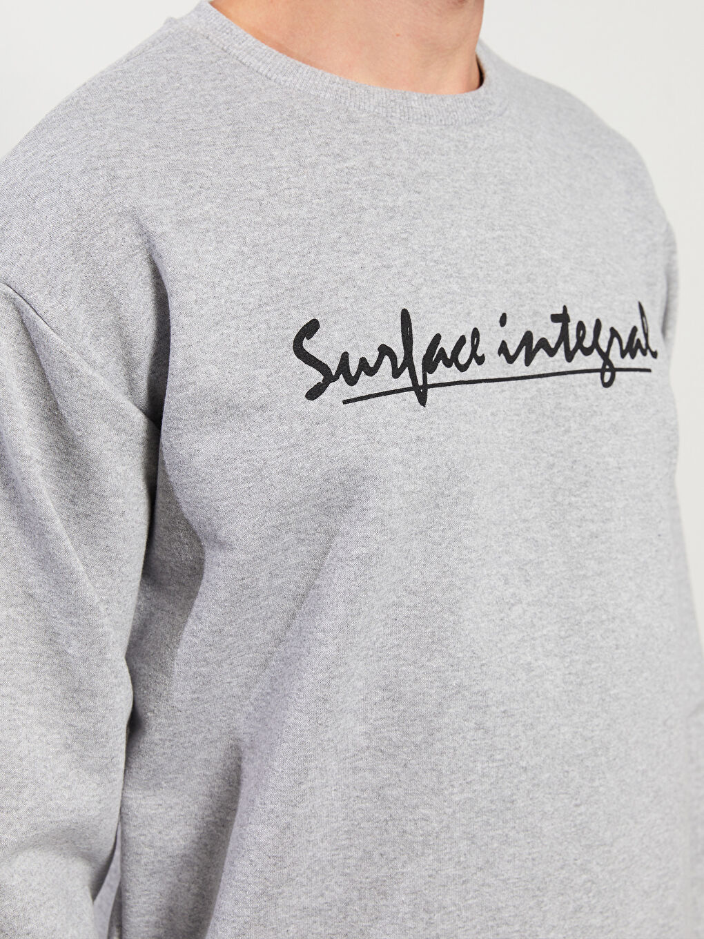 سويت شيرت كم طويل مطبوع بياقة دائرية للرجال-3