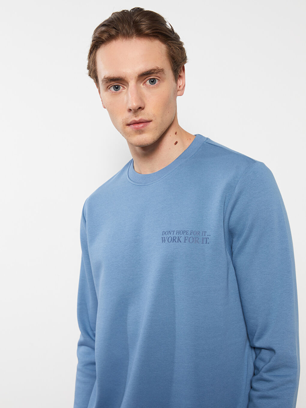 سويت شيرت كم طويل مطبوع بياقة دائرية للرجال