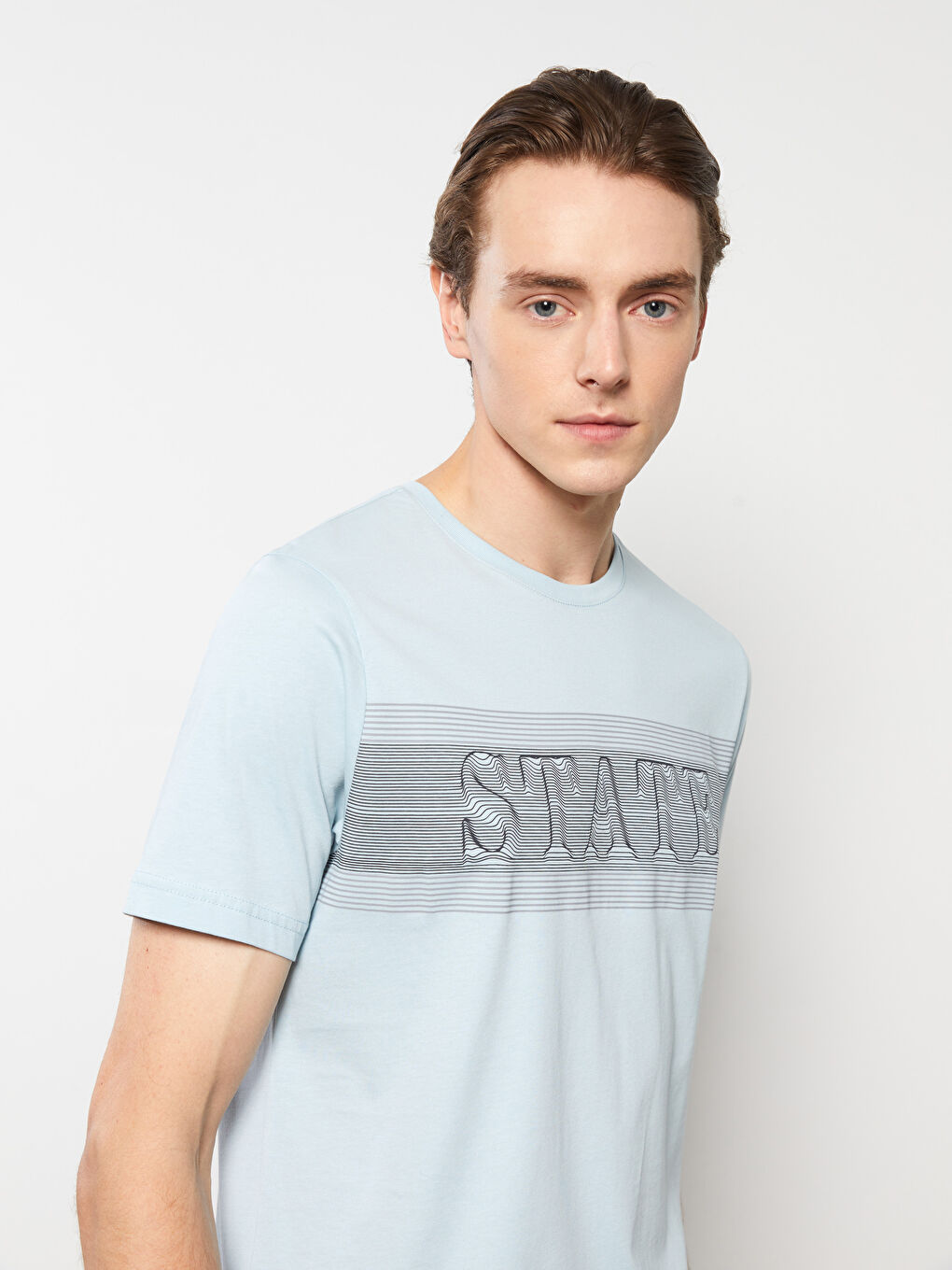 تيشيرت رجالي ياقة دائرية كم قصير مطبوع قطن ممشط