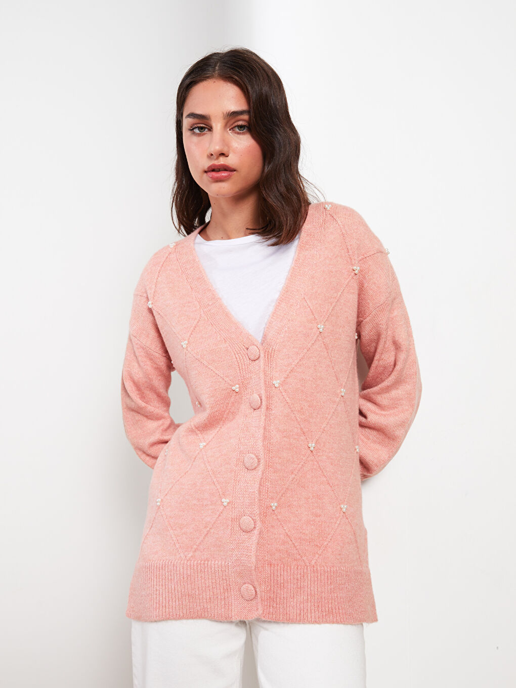 Pembe V Yaka İnci Detaylı Uzun Kollu Kadın Triko Hırka