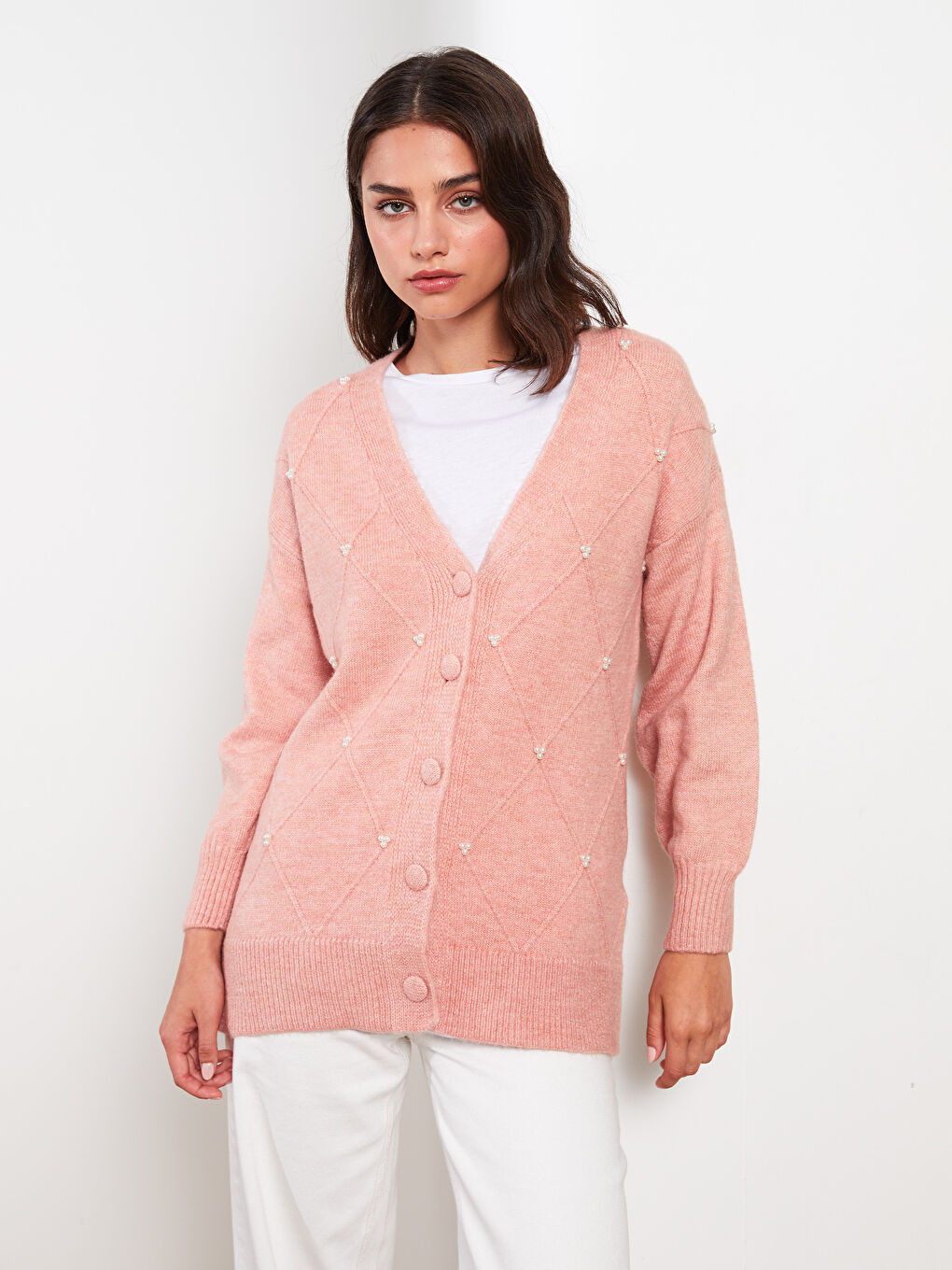 Pembe V Yaka İnci Detaylı Uzun Kollu Kadın Triko Hırka-1