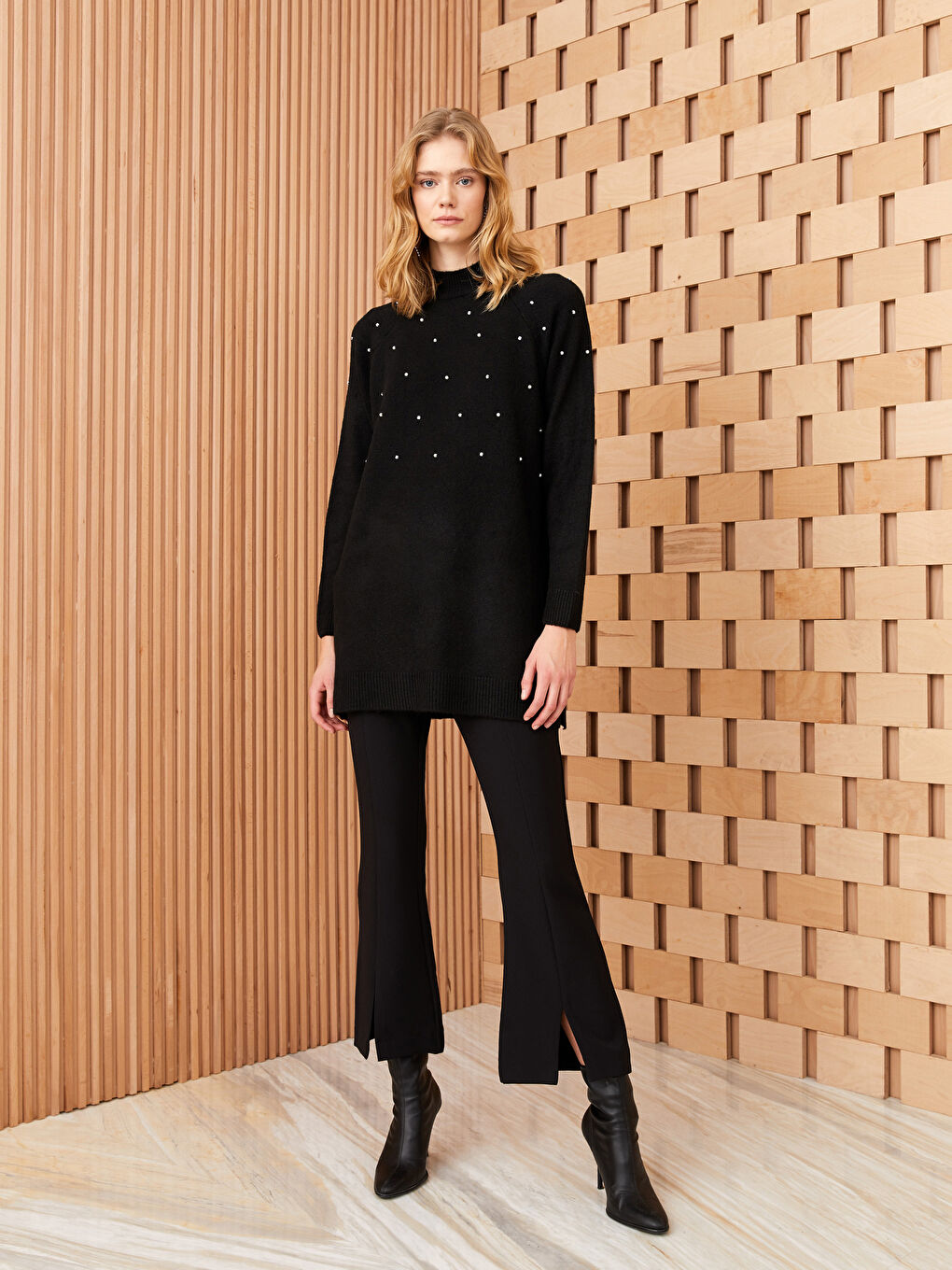 Siyah Dik Yaka Pul Payetli Uzun Kollu Kadın Triko Tunik-2