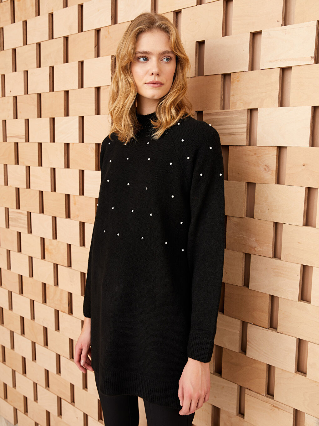 Siyah Dik Yaka Pul Payetli Uzun Kollu Kadın Triko Tunik-4