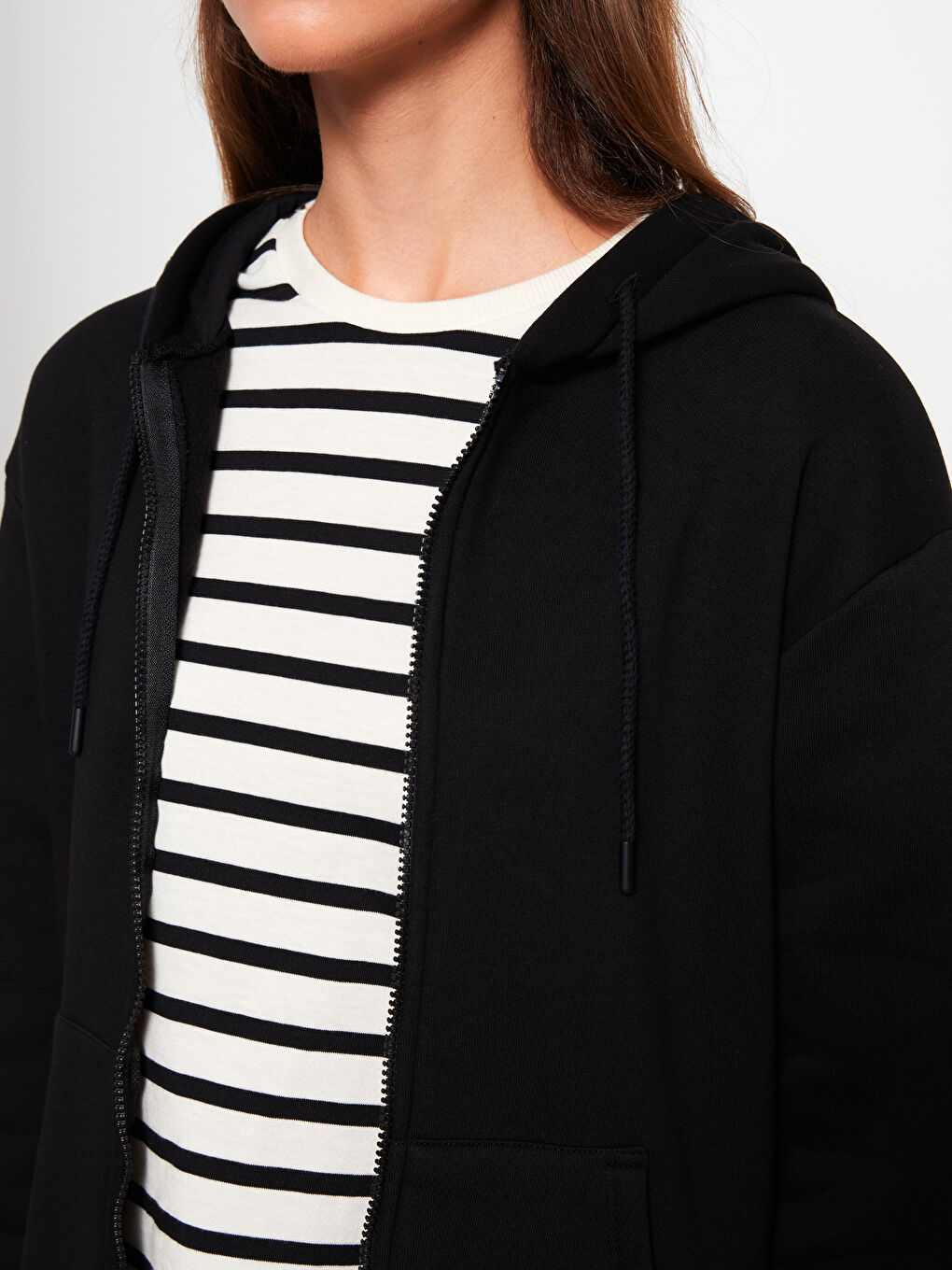 Siyah Kapüşonlu Oversize Kadın Kalın Fermuarlı Sweatshirt-3