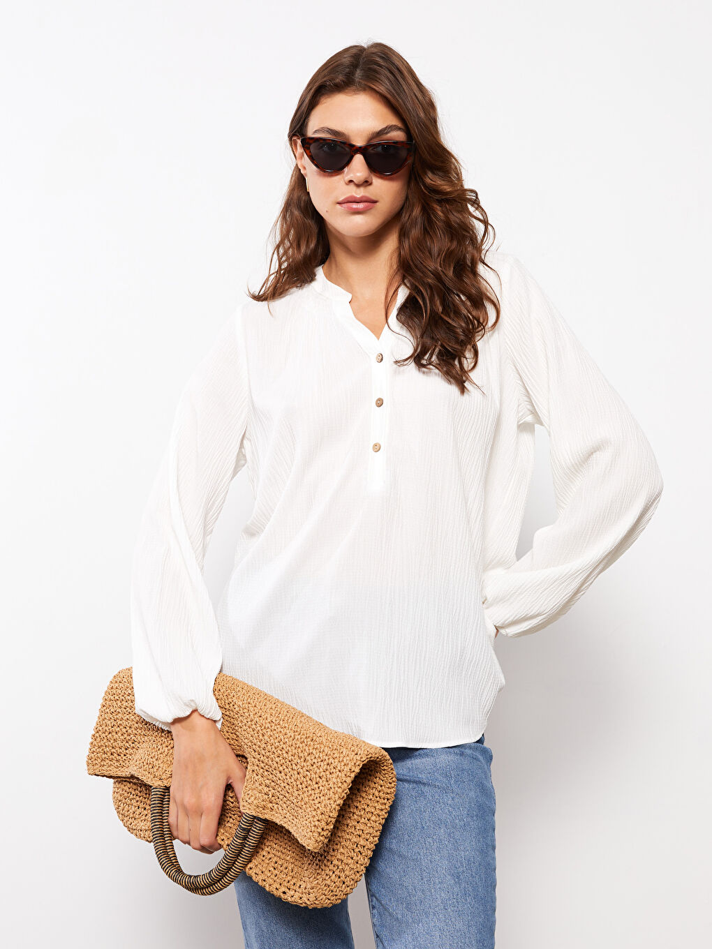 Ekru Kaçık Yaka Düz Uzun Kollu Kadın Bluz-1