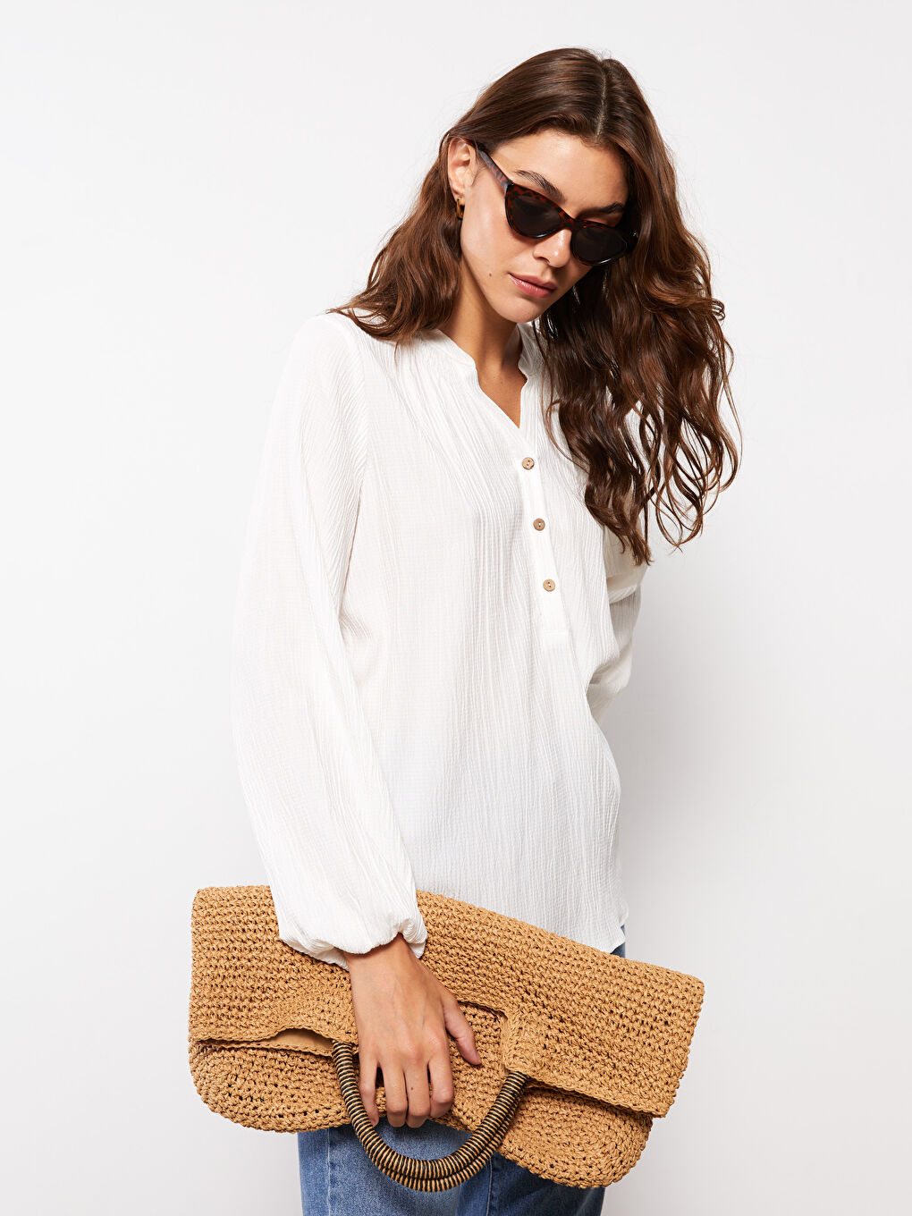 Ekru Kaçık Yaka Düz Uzun Kollu Kadın Bluz-2