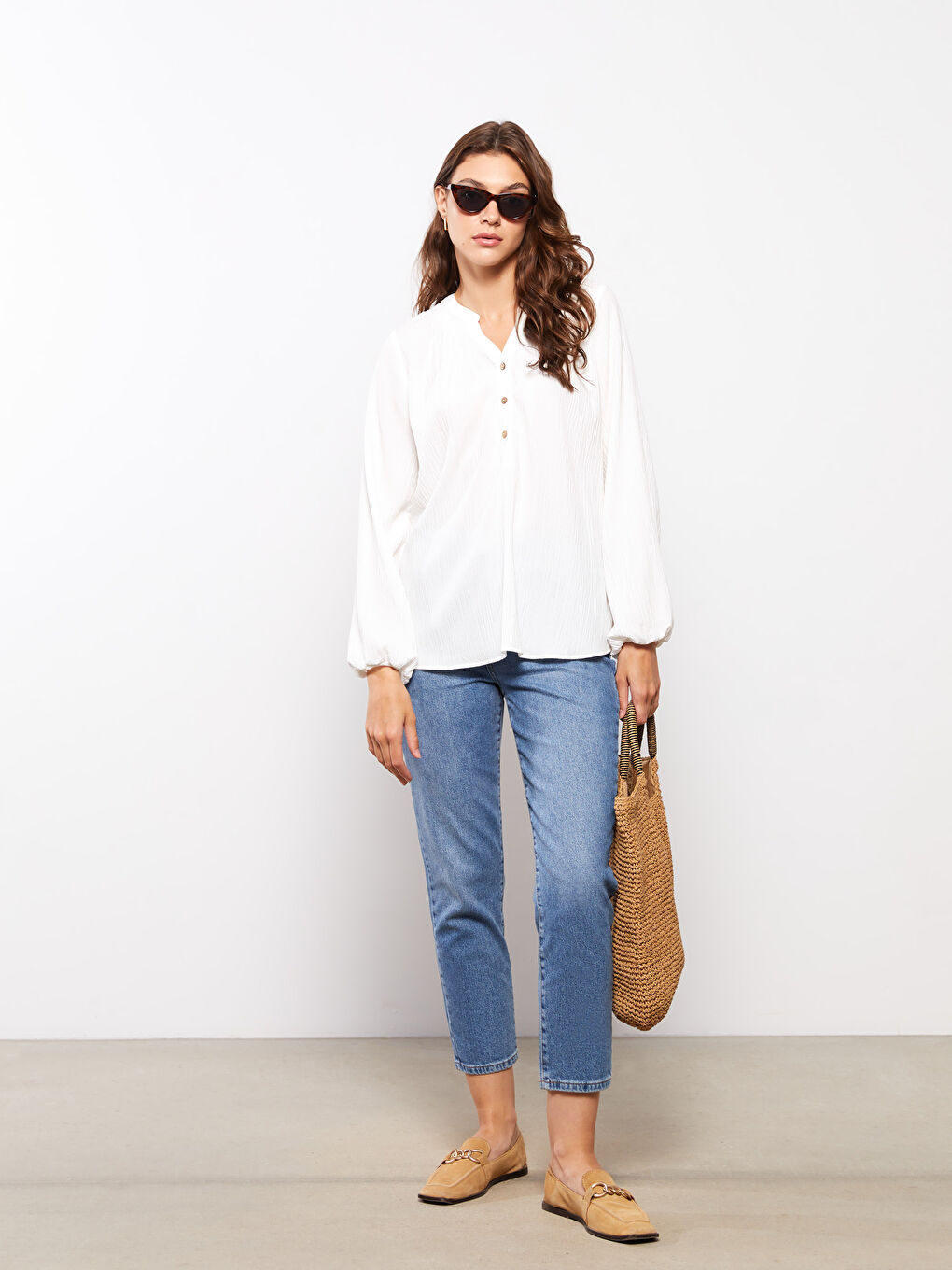 Ekru Kaçık Yaka Düz Uzun Kollu Kadın Bluz-3