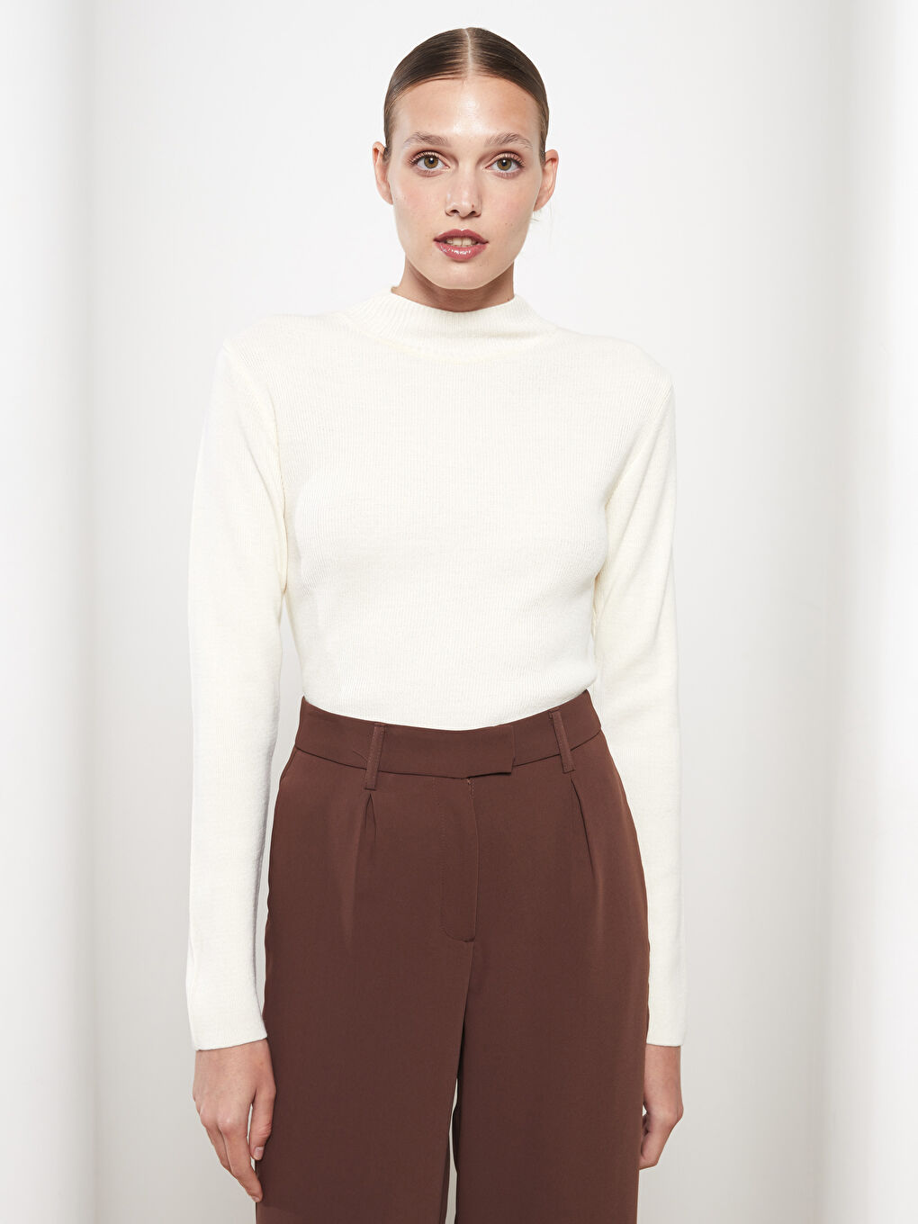 Ekru Yarım Balıkçı Yaka Kadın Triko Kazak-2