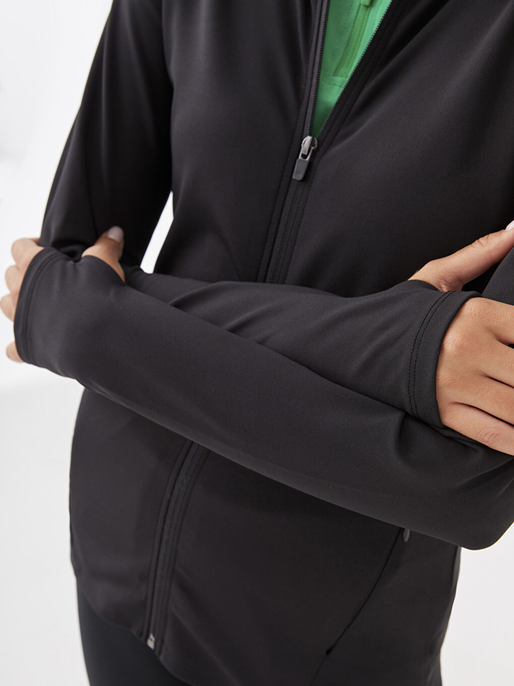 Siyah Kapüşonlu Düz Uzun Kollu Kadın Hırka-2