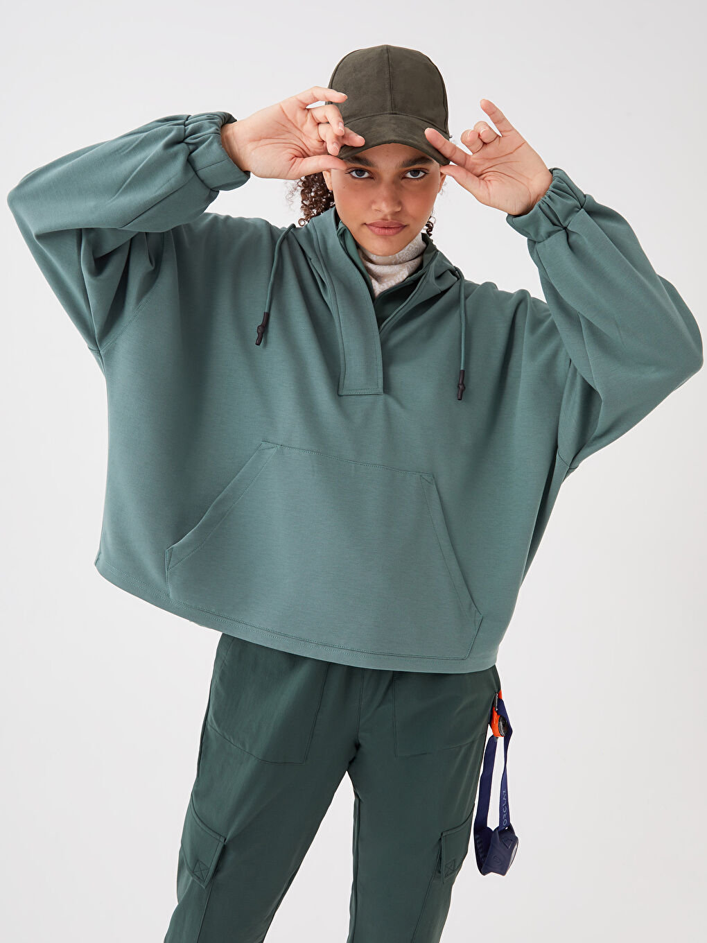 Yeşil Kapüşonlu Baskılı Uzun Kollu Kadın Sweatshirt