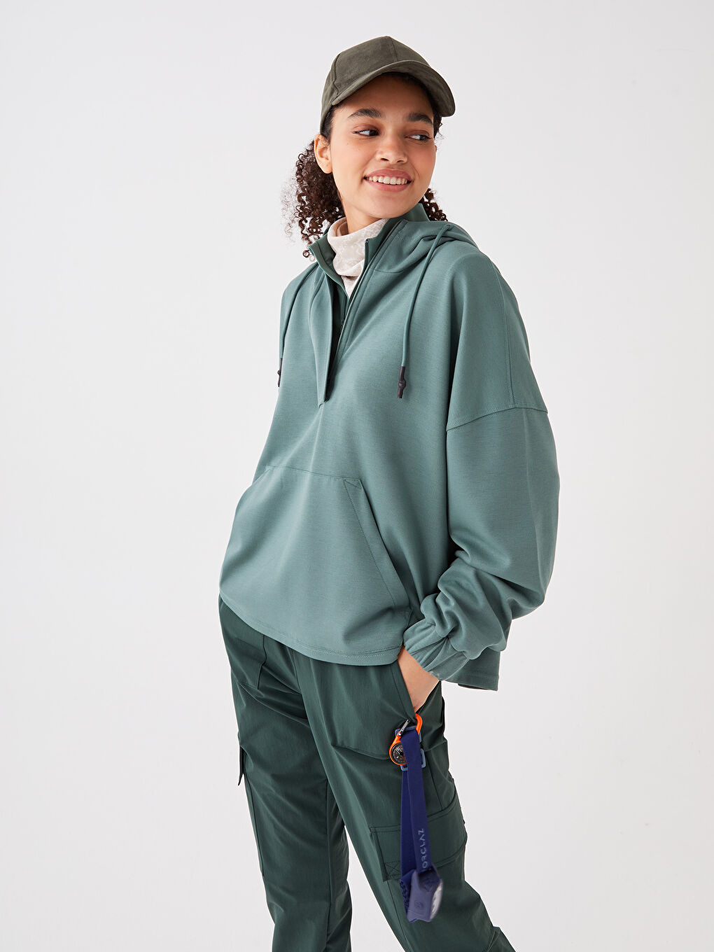 Yeşil Kapüşonlu Baskılı Uzun Kollu Kadın Sweatshirt-2