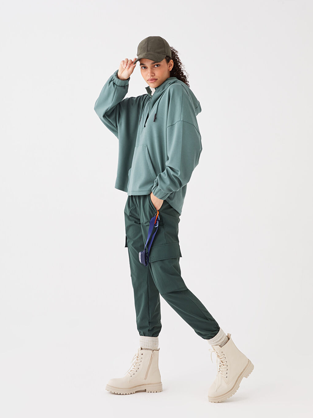 Yeşil Kapüşonlu Baskılı Uzun Kollu Kadın Sweatshirt-4