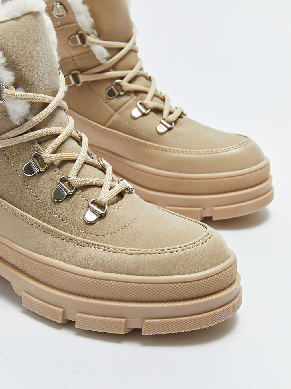 Bej Bağcıklı Kadın Kar Botu-2