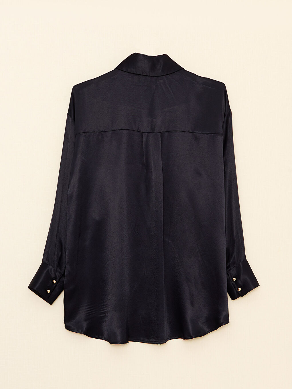 قميص نساء ساتان كم طويل عادي بأزرار-8