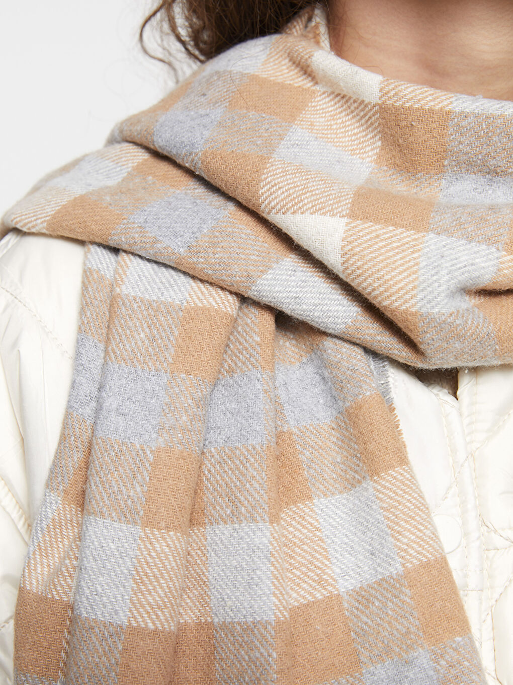 Bej Ekose Desenli Kadın Atkı-3