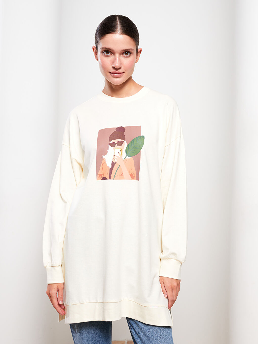 LCW Modest Bisiklet Yaka Baskılı Uzun Kollu Oversize Kadın Sweatshirt Tunik -W2ER27Z8-R9J
