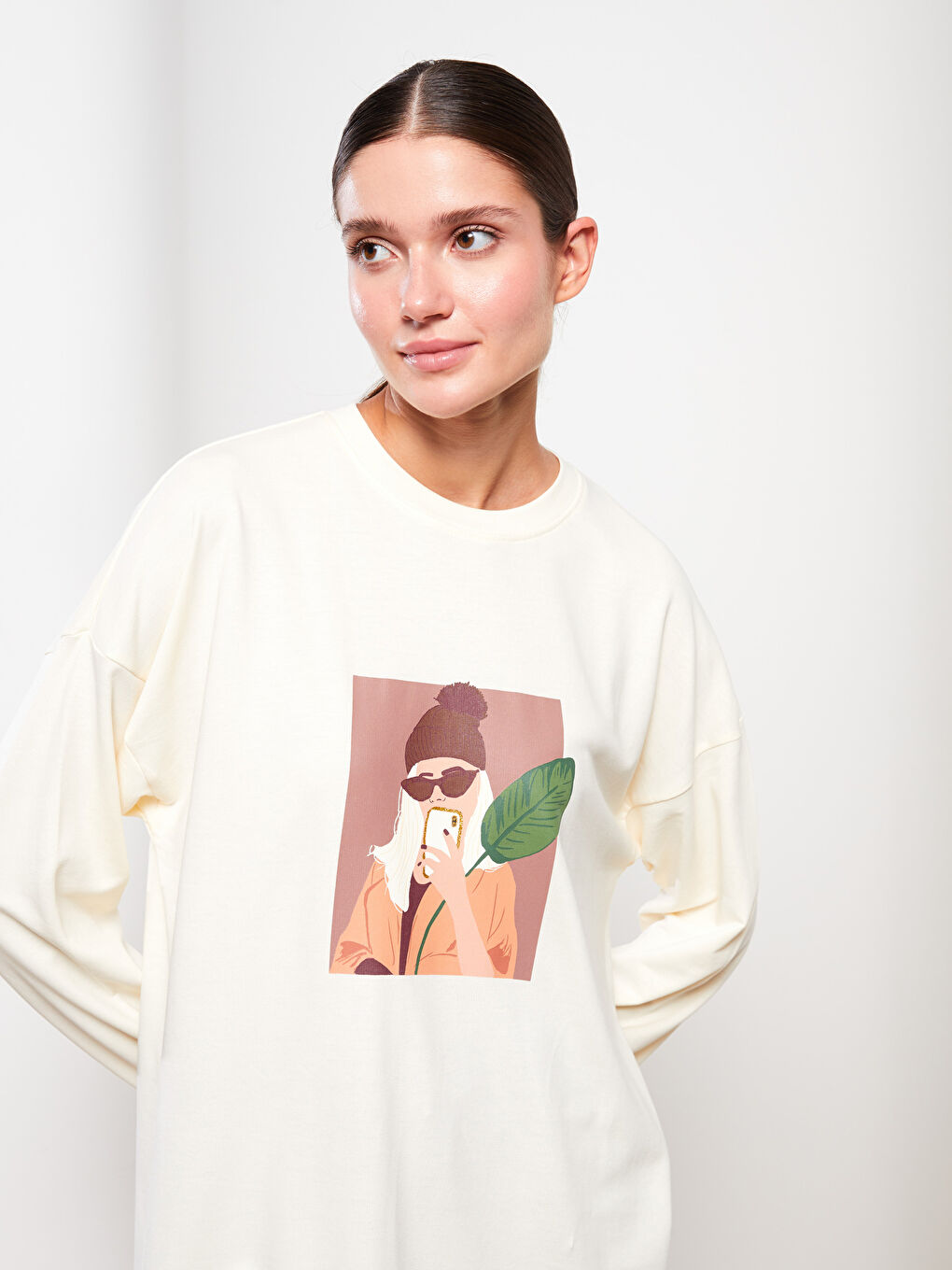 LCW Modest Bisiklet Yaka Baskılı Uzun Kollu Oversize Kadın Sweatshirt Tunik -W2ER27Z8-R9J