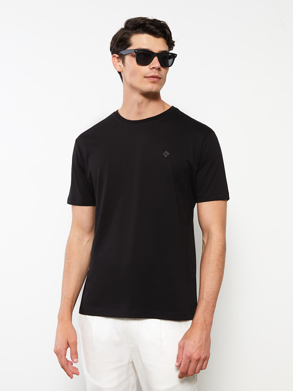 Siyah Bisiklet Yaka Kısa Kollu Pike Erkek Tişört-1