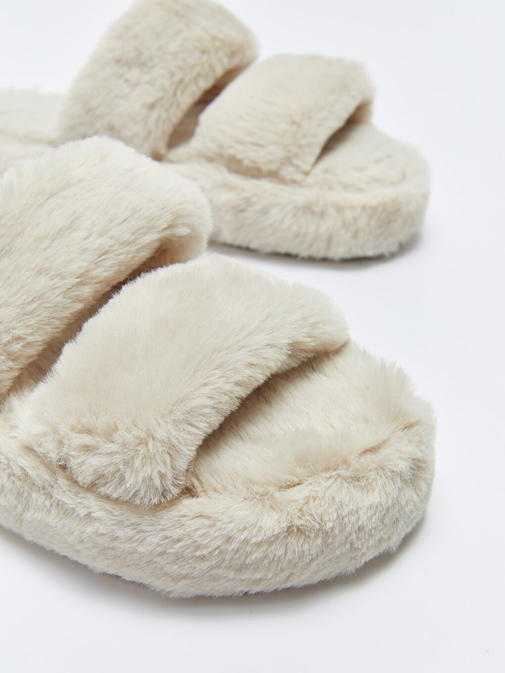 Bej Pelüş Çift Bantlı Kadın Ev Terliği-2