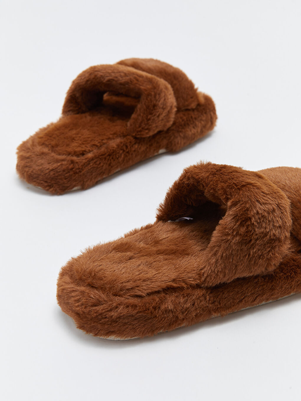 Kahverengi Pelüş Çift Bantlı Kadın Ev Terliği-4