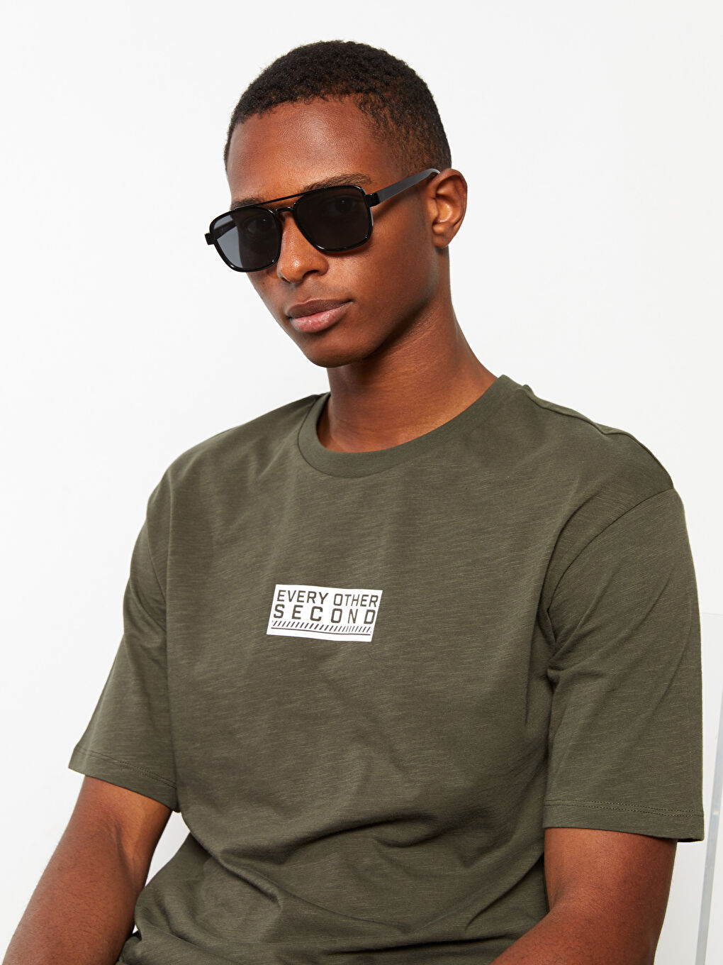 Haki Bisiklet Yaka Kısa Kollu Baskılı Penye Erkek Tişört-3