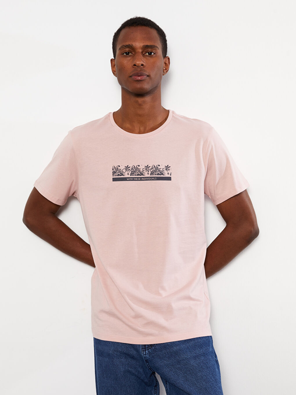 Pembe Bisiklet Yaka Kısa Kollu Baskılı Penye Erkek Tişört