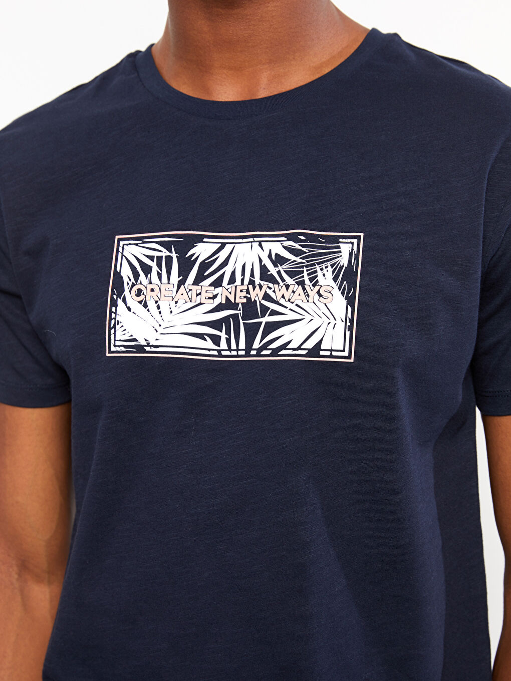 Lacivert Bisiklet Yaka Kısa Kollu Baskılı Penye Erkek Tişört-3