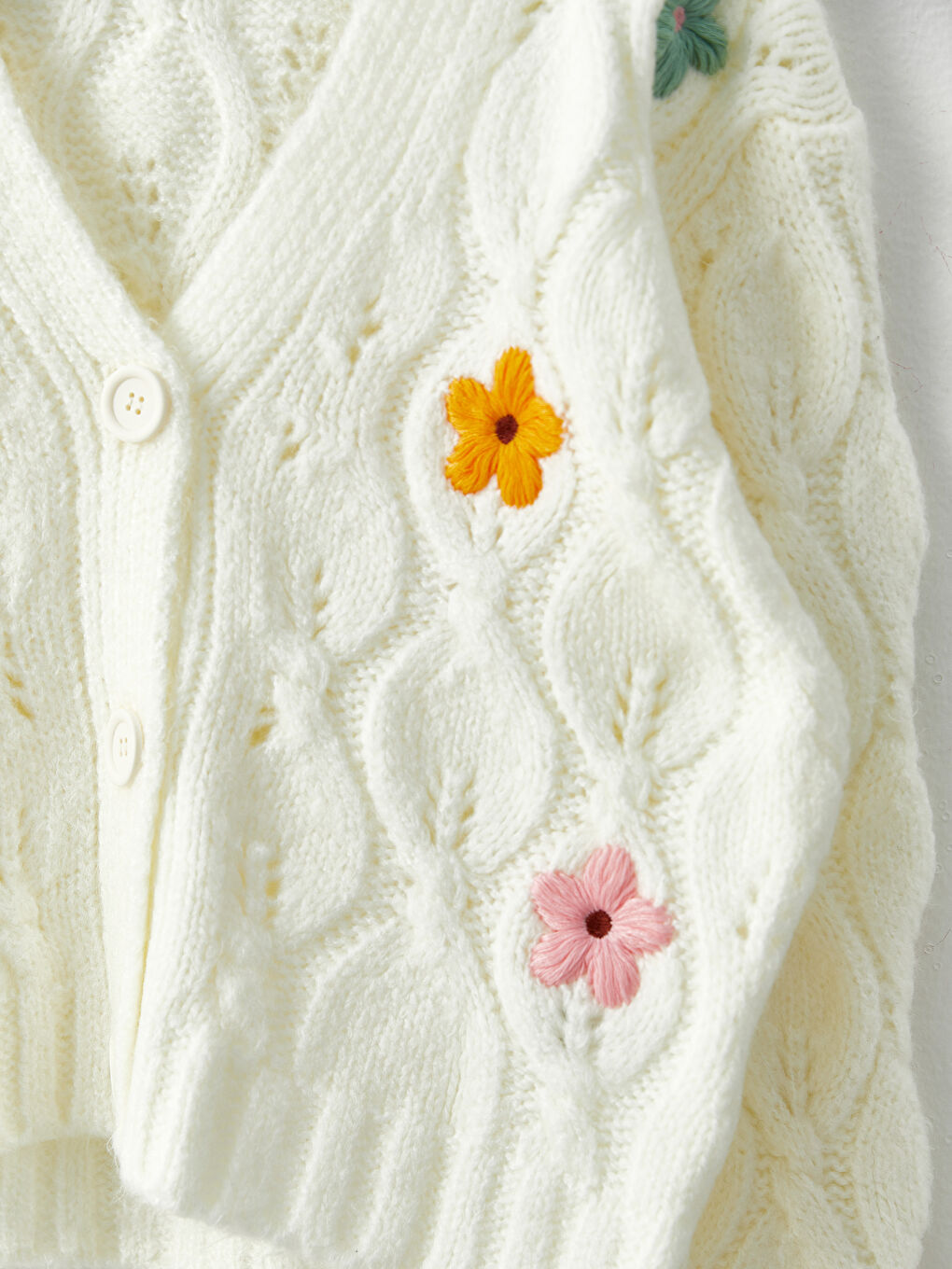 Ekru V Yaka Nakışlı Uzun Kollu Kadın Triko Hırka-6