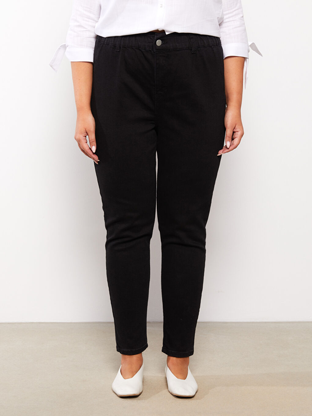 Siyah Büyük Beden Mom Fit Düz Cep Detaylı Rodeo Kadın Jean Pantolon-3